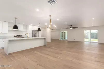 829 E Desert Park Lane, Phoenix, AZ 85020 - Photo 8