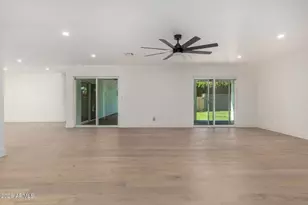829 E Desert Park Ln, Phoenix, AZ 85020 - Photo 4
