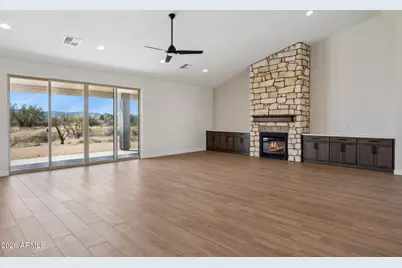654 E Paint Your Wagon Trail, Phoenix, AZ 85085 - Photo 4