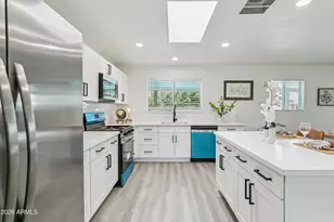 3020 W Hartford Dr, Phoenix, AZ 85053 - Photo 10