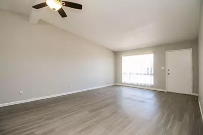 7015 E Wilshire Drive #Apt 4, Scottsdale, AZ 85257 - Photo 4