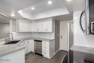 3030 N Hayden Rd, Scottsdale, AZ 85251 - Photo 4