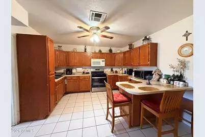 410 W 3rd Place, Eloy, AZ 85131 - Photo 4