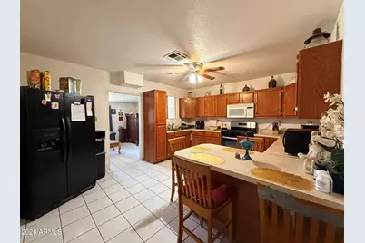 410 W 3rd Place, Eloy, AZ 85131 - Photo 6