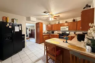 410 W 3rd Pl, Eloy, AZ 85131 - Photo 6
