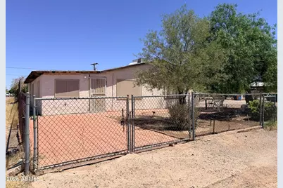 410 W 3rd Place, Eloy, AZ 85131 - Photo 2