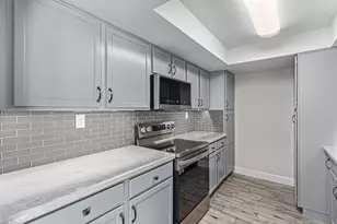 3825 E Camelback Rd, Phoenix, AZ 85018 - Photo 8