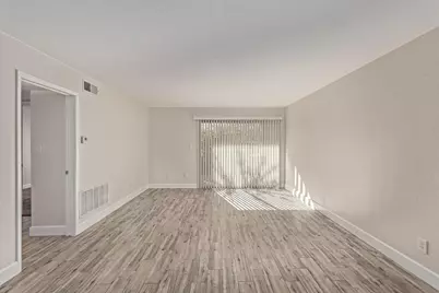 3825 E Camelback Road #Unit 137, Phoenix, AZ 85018 - Photo 4