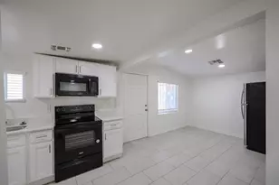 2721 E Willetta St, Phoenix, AZ 85008 - Photo 12