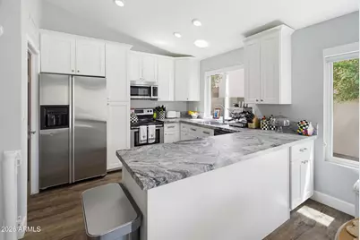 4127 E Becker Lane, Phoenix, AZ 85028 - Photo 14