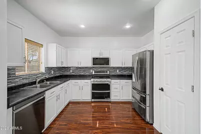 7206 S 12th Way, Phoenix, AZ 85042 - Photo 8