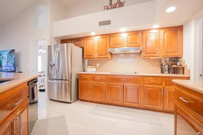 6123 W Louise Drive, Glendale, AZ 85310 - Photo 8
