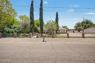 4015 W Topeka Dr, Glendale, AZ 85308 - Photo 2