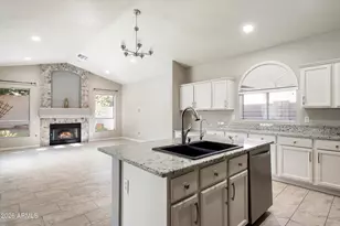 722 W Kelton Ln, Phoenix, AZ 85023 - Photo 8