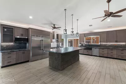12332 N 71st Lane, Peoria, AZ 85381 - Photo 14
