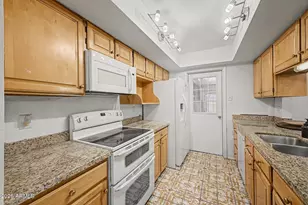 613 E Bell De Mar Dr, Tempe, AZ 85283 - Photo 16