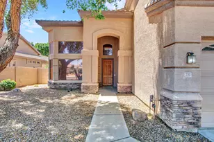 770 S Crosscreek Pl, Chandler, AZ 85225 - Photo 2