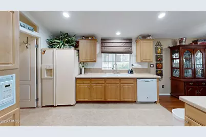 10960 N 67th Avenue #114, Glendale, AZ 85304 - Photo 36