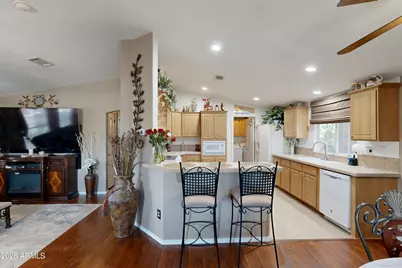 10960 N 67th Avenue #114, Glendale, AZ 85304 - Photo 32