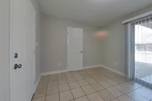 2932 W Caribbean Ln, Phoenix, AZ 85053 - Photo 4
