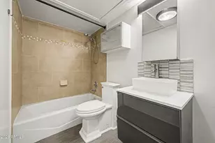 355 E Thomas Rd, Phoenix, AZ 85012 - Photo 12