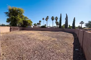 830 N Almond Cir, Mesa, AZ 85213 - Photo 28