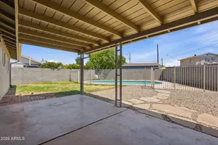 3714 W Echo Ln, Phoenix, AZ 85051 - Photo 30