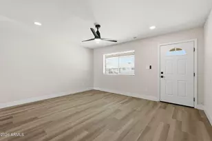 3714 W Echo Ln, Phoenix, AZ 85051 - Photo 6