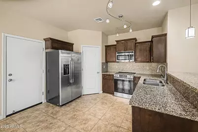 2036 E Heartwood Lane, Phoenix, AZ 85022 - Photo 10