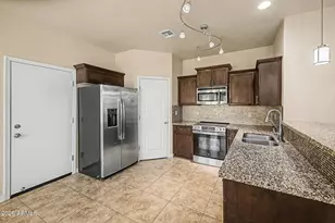 2036 E Heartwood Ln, Phoenix, AZ 85022 - Photo 10