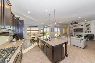 1547 W Quail Track Dr, Phoenix, AZ 85085 - Photo 8