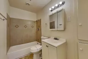 6118 W Hollyhock Dr, Phoenix, AZ 85033 - Photo 6