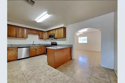 6118 W Hollyhock Drive, Phoenix, AZ 85033 - Photo 4
