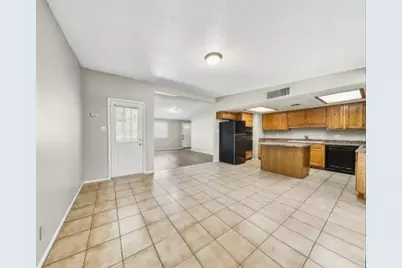 8831 N 37th Drive, Phoenix, AZ 85051 - Photo 4