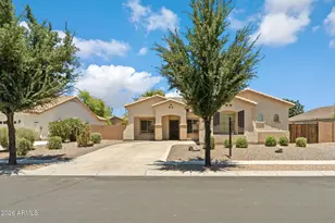 2924 E Coconino Dr, Gilbert, AZ 85298 - Photo 2