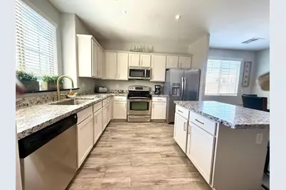 3708 E Kerry Lane, Phoenix, AZ 85050 - Photo 2