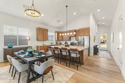 2009 E Don Carlos Avenue, Tempe, AZ 85281 - Photo 2