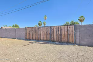 2809 W El Caminito Dr, Phoenix, AZ 85051 - Photo 24