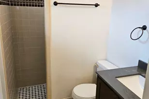 531 E Laguna Dr, Tempe, AZ 85282 - Photo 22