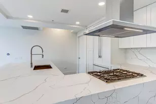 7137 E Rancho Vista Dr, Scottsdale, AZ 85251 - Photo 14