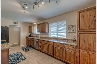 8031 E Oak Street, Scottsdale, AZ 85257 - Photo 12