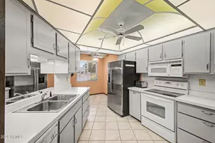 13813 N Thunderbird Blvd, Sun City, AZ 85351 - Photo 2