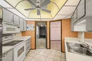 13813 N Thunderbird Blvd, Sun City, AZ 85351 - Photo 16