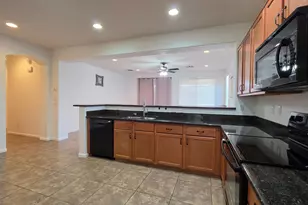 21742 N Bradford Dr, Maricopa, AZ 85138 - Photo 4