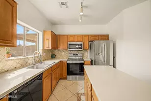 6025 S 15th Dr, Phoenix, AZ 85041 - Photo 14