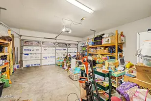 6025 S 15th Dr, Phoenix, AZ 85041 - Photo 36
