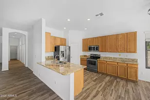 1405 S Park Grove Cir, Gilbert, AZ 85296 - Photo 8