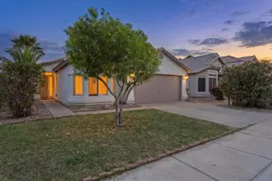 921 E Montoya Ln, Phoenix, AZ 85024 - Photo 2