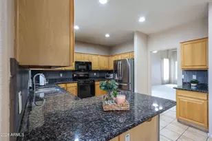 25422 N 68th Dr, Peoria, AZ 85383 - Photo 10