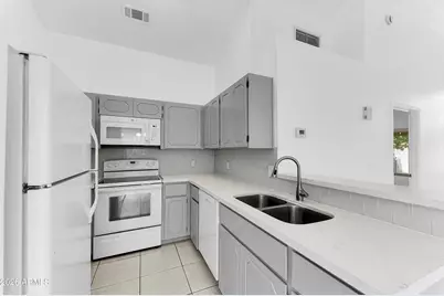 18823 N 33rd Drive, Phoenix, AZ 85027 - Photo 14